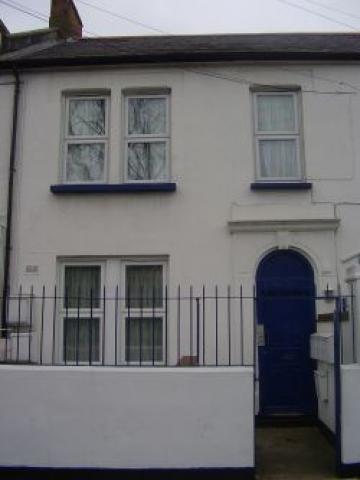 			GREAT VALUE FOR MONEY!, 3 Bedroom, 1 bath, 1 reception Flat			 Villiers Road, DOLLIS HILL NW2